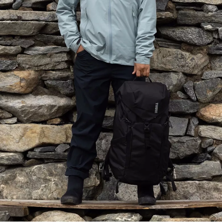 Рюкзак с дождевым чехлом Thule AllTrail 25L Black