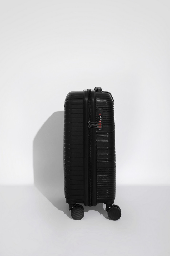 Чемодан Eberhart 49M Miracle полипропилен 