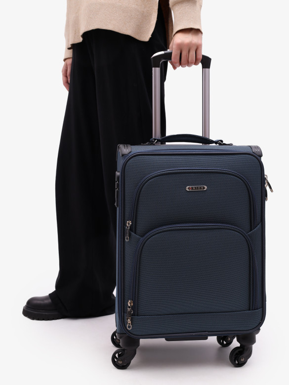 Чемодан для ручной клади Rion+, 453/4 18" Чемодан для ручной клади Rion+, 453/4 18"