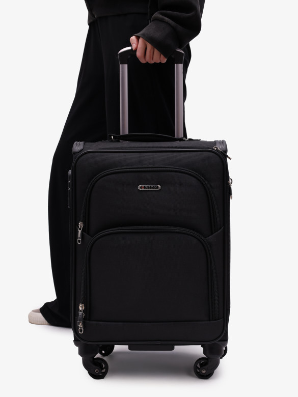 Чемодан для ручной клади Rion+, 453/4 18" Чемодан для ручной клади Rion+, 453/4 18"