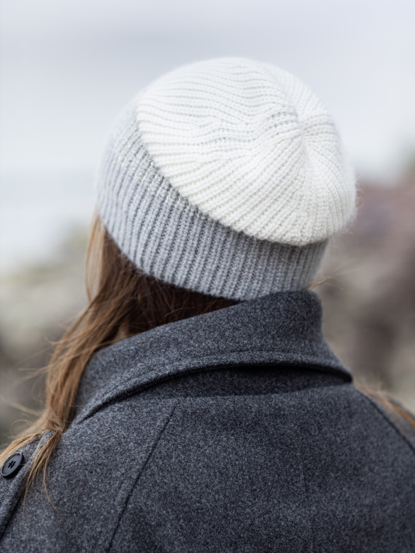 Шапка женская 12571 MARHATTER серо-белый (56-58)