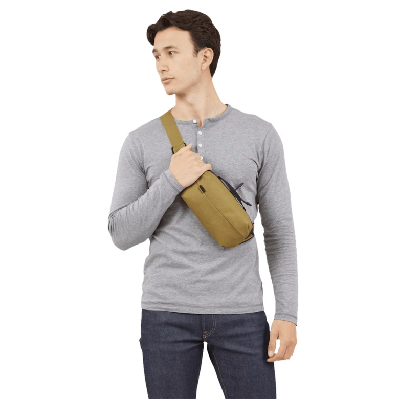 Рюкзак с одной лямкой Thule Aion Sling Bag, Nutria Рюкзак с одной лямкой Thule Aion Sling Bag, Nutria